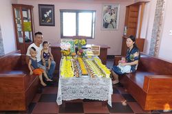 Hiếm muộn nhiều năm, vợ chồng ở Nghệ An biến nhà thành mái ấm của trẻ mồ côi