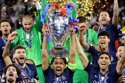 PSG vô địch Champions League: Không còn ai nhớ Mbappe