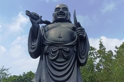 Tượng Phật Di Lặc bằng đồng lớn nhất Đông Nam Á ở Ninh Bình