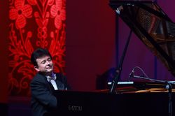 Ngón đàn huyền ảo của nghệ sĩ Ba Lan chinh phục khán giả Hà Nội