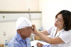 Cha bị ung thư và trăn trở có nên bán nhà để kéo dài sự sống thêm 2-3 năm