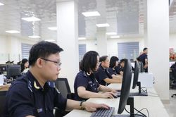 Xử lý thông suốt hàng trăm tờ khai trong ngày đầu thực hiện thông quan tập trung
