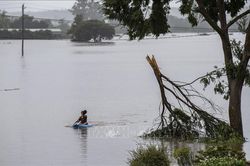 Bão lớn tàn phá Tây Australia, gần 70.000 hộ dân mất điện