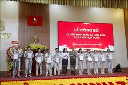 Mở rộng cánh cửa hoàn lương