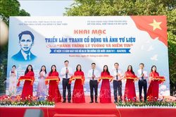 Triển lãm tranh cổ động và ảnh tư liệu với chủ đề 'Hành trình lý tuởng và niềm tin'