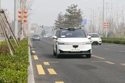 Trung Quốc bỏ áp dụng giới hạn lái xe 8 giờ/ngày đối với tài xế xe taxi, công nghệ