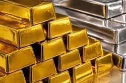 Vàng chờ cú hích từ Fed, bạc tiếp tục dò đáy