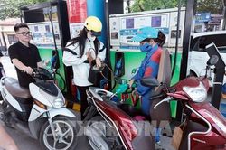 Thị trường xăng E10 tại Hà Nội ổn định trong ngày đầu triển khai