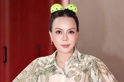 Việt Hương khoe ảnh hiếm từ 50 năm trước