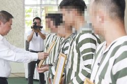 Lạng Sơn: Công bố đặc xá cho 33 phạm nhân cải tạo tốt