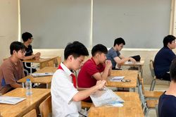 Sáng nay, gần 17.000 lượt thí sinh dự thi vào lớp 10 chuyên tại Hà Nội