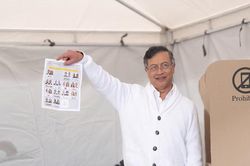 Tổng thống Colombia từ chối công nhận kết quả kiểm phiếu sơ bộ