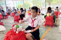 Trao kỹ năng, vun đắp tuổi thơ