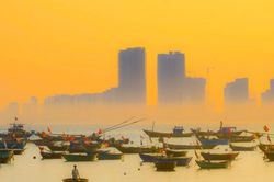 Làng chài dưới bóng đô thị