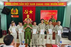 Công an tỉnh Gia Lai công bố quyết định đặc xá cho 25 phạm nhân tại Trại tạm giam số 2