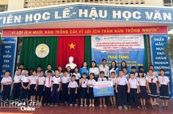 Trao yêu thương, tiếp bước cho em
