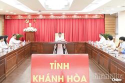 Thường trực Tỉnh ủy gặp mặt Đoàn đại biểu tỉnh Khánh Hòa dự Đại hội Công đoàn Việt Nam lần thứ XIV và Đại hội đại biểu toàn quốc Hội Nông dân Việt Nam lần thứ IX
