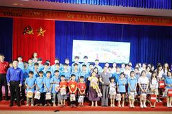 Chương trình vui Tết Thiếu nhi tại Trung tâm Công tác xã hội và Bảo trợ xã hội số 2