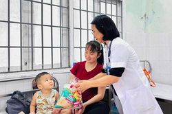 Ấm áp Ngày Quốc tế Thiếu nhi cho trẻ em có hoàn cảnh đặc biệt ở La Gi