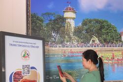 'Chạm' để tìm hiểu lịch sử