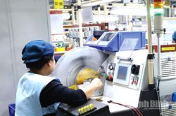 C&ocirc;ng nghiệp tiếp tục tăng trưởng mạnh, giữ vai tr&ograve; động lực của nền kinh tế