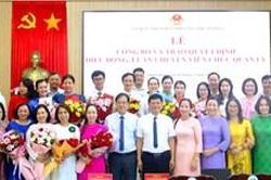 Phường Thuận Hóa công bố các quyết định về công tác cán bộ và quản lý giáo dục
