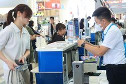 Ngăn chặn từ sớm nguy cơ dịch Ebola xâm nhập qua đường hàng không