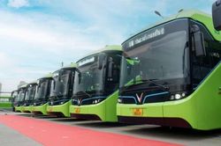 Doanh nghiệp chuyển đổi 100% sang xe buýt điện, đồng hành cùng Hà Nội phát triển giao thông xanh