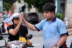 TP. Hồ Chí Minh: Những khoảnh khắc đẹp trong buổi thi đầu tiên vào lớp 10