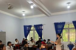 Hơn 3.300 thí sinh Đắk Lắk đội mưa làm thủ tục dự thi vào lớp 10