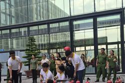 Tập huấn chuyên đề ' Em là chiến sĩ Cảnh sát phòng cháy, chữa cháy' cho con thương binh liệt sĩ Công an