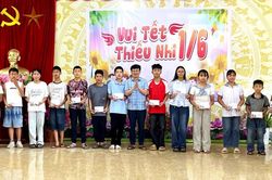 Trẻ em Lào Cai vui ngày 'Quốc tế thiếu nhi'