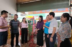 Ban đại diện Hội đồng quản trị Ngân hàng Chính sách xã hội tỉnh kiểm tra hoạt động tín dụng tại xã Thông Nông