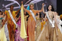 2 lần chấm Hương Giang 5 điểm tại Miss Grand International All Stars 2026, đăng bức ảnh gây phẫn nộ: Lupita Jones là ai?