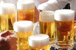 Vì sao uống bia dễ tăng cân, béo bụng? Chuyên gia chỉ ra 5 sai lầm phổ biến mà rất nhiều người mắc phải