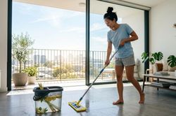 Phòng nóng hầm hập, làm gì để mát nhanh?