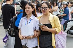 Trường chuyên đầu tiên ở Hà Nội công bố điểm chuẩn lớp 10: Cao nhất 20,25 điểm