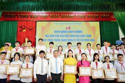 Xã Đan Phượng tuyên dương học sinh giỏi và phát động Tháng hành động vì trẻ em 2026