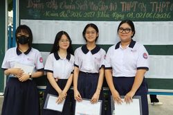 TPHCM: Phụ huynh thấp thỏm, thí sinh quyết tâm trong kỳ thi lớp 10 lớn nhất từ trước tới nay