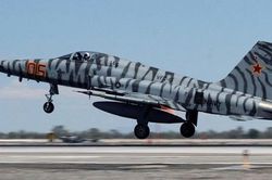 Vì sao Hải quân Mỹ buộc phải cho loạt tiêm kích F-5 Tiger II 'về hưu'?