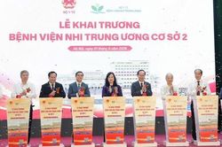 Bộ trưởng Đào Hồng Lan: Cơ sở 2 Bệnh viện Nhi Trung ương góp phần giảm tải, nâng cao chất lượng khám chữa bệnh cho trẻ em