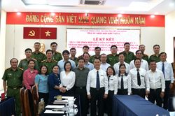 TAND khu vực 2 - TP.HCM ký quy chế phối hợp với UBND và công an 12 phường
