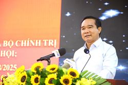 Chủ tịch TP.HCM: Tháo gỡ dứt điểm dự án tồn đọng là mệnh lệnh chính trị