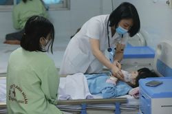 Từ 15-7, tăng mạnh phụ cấp trực, phẫu thuật cho nhân viên y tế