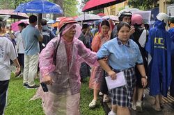 Đề thi lớp 10 chuyên lý có sai sót, thí sinh được bù thêm giờ