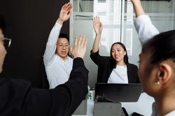 Vì sao người quản lý cần 'giúp nhân viên cảm thấy hạnh phúc'?