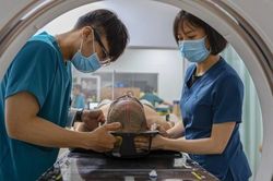 Tổng Lãnh sự Pháp: Y tế Việt Nam có những bước chuyển mạnh mẽ