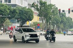 Xăng E10 bán đại trà ngày đầu: Lượng tiêu thụ dần ổn định, người dùng bắt đầu làm quen