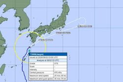 Bão Jangmi đang tiến về phía Kyushu của Nhật Bản sau khi càn quét qua Okinawa