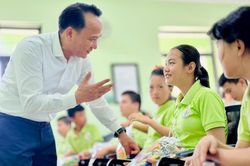 Lãnh đạo TP Đà Nẵng thăm, tặng quà trẻ em có hoàn cảnh đặc biệt nhân Ngày Quốc tế Thiếu nhi